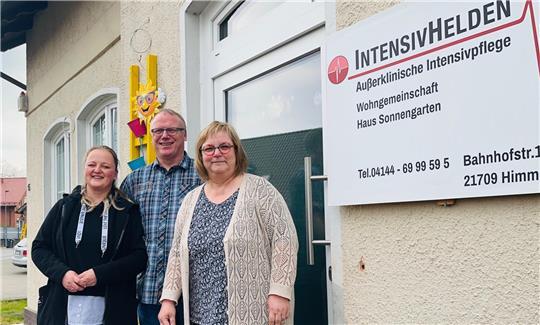 Das Leitungsteam der Intensivhelden: Pflegedienstleitung Sabrina Koch, Steffen und Christina Lenk. Zum Team gehört noch Fachbereichsleitung Diana Teschulat.