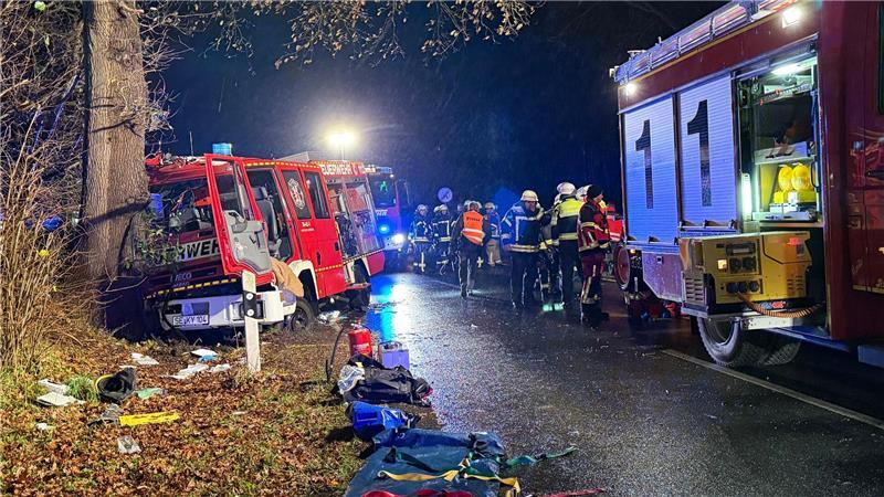 Das Löschfahrzeug der Feuerwehr befand sich auf der Rückfahrt von einem Einsatz.