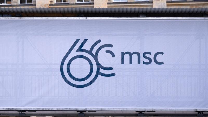 Zwei Kriege und ein Alptraum: Die (Un-)Sicherheitskonferenz Das Logo der Münchner Sicherheitskonferenz. Im Hotel Bayerischer Hof kommen von Freitag bis Sonntag rund 50 Staats- und Regierungschefs und mehr als 100 Minister aus aller Welt zusammen.