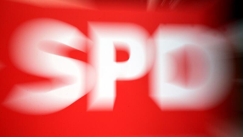 Das Logo der SPD in der Parteizentrale in Berlin.