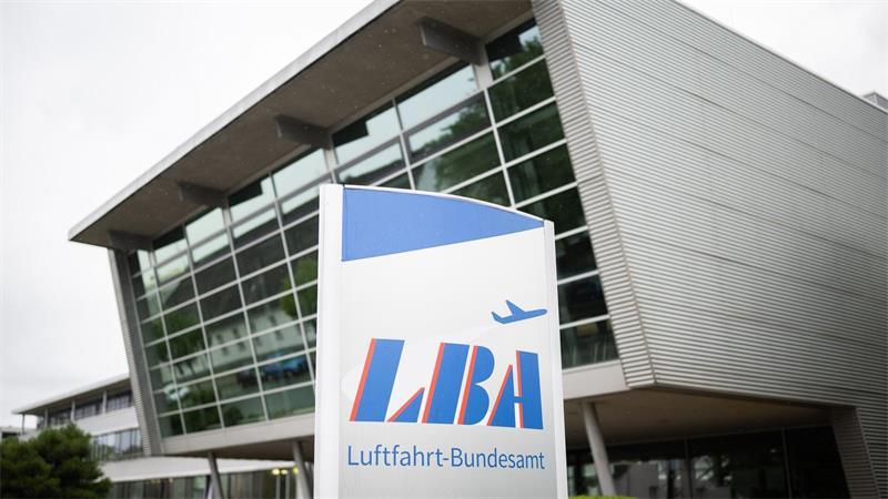 Das Luftfahrt-Bundesamt (LBA) in Braunschweig sieht sich mehr als zehn Jahre nach dem Germanwings-Absturz mit Schadenersatzansprüchen von Hinterbliebenen konfrontiert. (Archivbild)