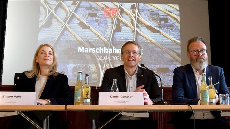 Das Marschbahn-Treffen auf Sylt war mit Ministerpräsident Daniel Günther und DB-Chefin Evelyn Palla prominent besetzt. 