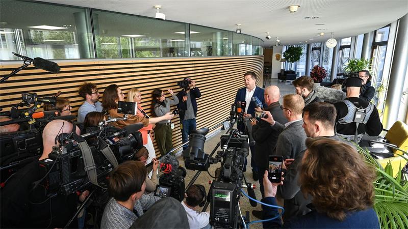 Das Medieninteresse im Landtag in Magdeburg ist groß. 