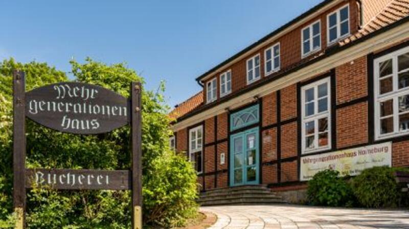 „Tag des Miteinanders“ für Senioren im Burgmannshof Das Mehrgenerationenhaus und die Bücherei der Samt-gemeinde Horneburg im Burgmannshof laden zu einem „Tag der offenen Tür“ ein.
