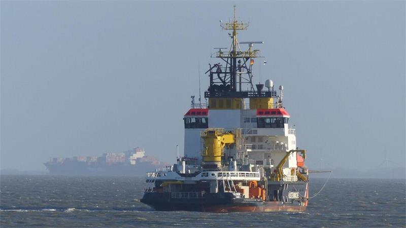 Das Mehrzweckschiff „Neuwerk“ des Bundes wurde sicherheitshalber zum Havaristen beordert, musste jedoch nicht eingreifen.