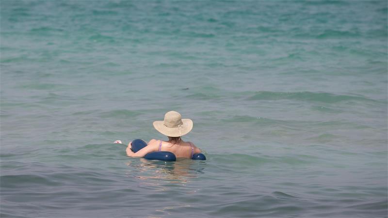 Das Mittelmeer wird immer wärmer und ein Bad bei Wassertemperaturen um die 30 Grad bringt keine Erfrischung mehr. (Archivbild)