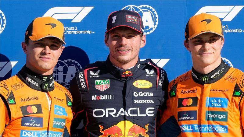 Eifel-Faktor im unheimlichen WM-Kampf: Was spricht für wen? Das Momentum ist klar bei Max Verstappen (M). (Archivbild)