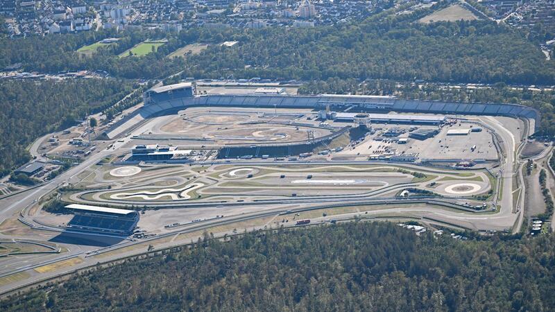 Das Motodrom auf dem Hockenheimring, aufgenommen aus einem Flugzeug.