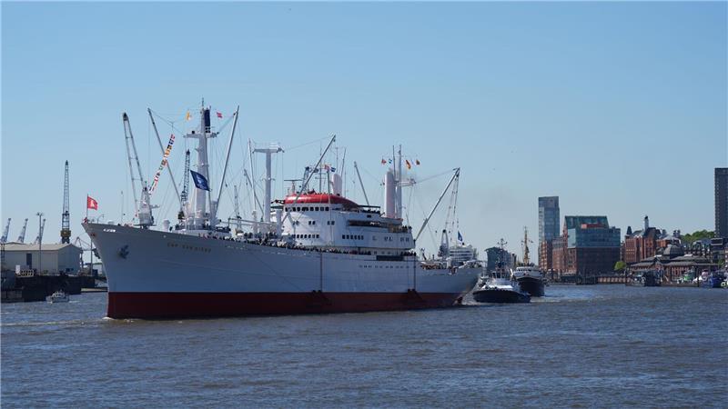 Das Museumsschiff „Cap San Diego“ am ersten Tag des Hafengeburtstags.