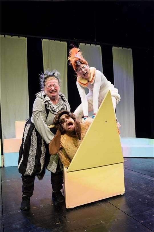 Das NEINhorn kommt mit dem Atze Musiktheater auf die Stadeum-Bühne. Foto: Jörg Metzner