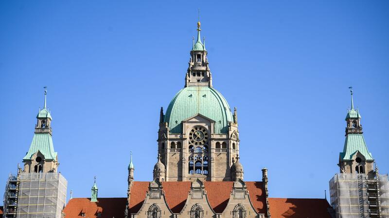 Arbeitgeber: Onays Pläne für City nicht mehrheitsfähig Das Neue Rathaus in Hannover mit Kuppel und Aussichtsplattform.