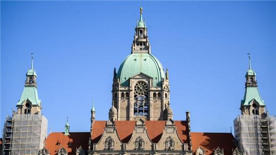 Das Neue Rathaus mit Kuppel und Aussichtsplattform.