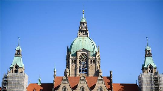 Das Neue Rathaus mit Kuppel und Aussichtsplattform.
