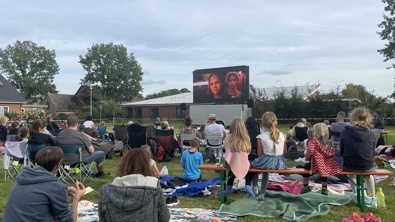Das Open-Air-Kino war im vergangenen Sommer ein großer Erfolg.
