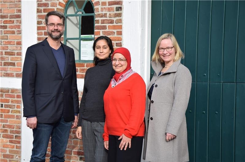 Das Organisationsteam der Lessing-Gespräche und die Rednerin (von links): Dr. Jan Valentin Deichsel, Anping Richter, Dr. Dunja Sabra und Dr. Kai Janofsky. Foto: Battmer