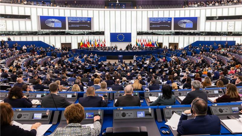 Das Parlament beschloss mit sehr knapper Mehrheit. 