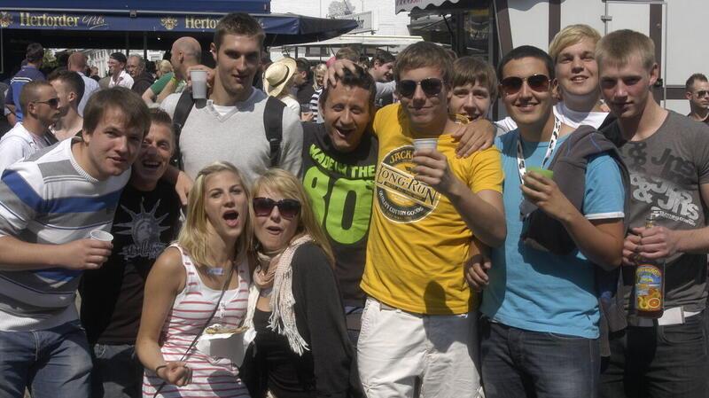 Frühtanz in Steinau oder Lüdingworth? Die beiden Pfingst-Events im großen Vergleich Das Partyvolk kann kommen: Sowohl Steinau als auch Lüdingworth locken am Pfingstsonntag mit Frühtanzveranstaltungen. Können beide Feten nebeneinander bestehen?