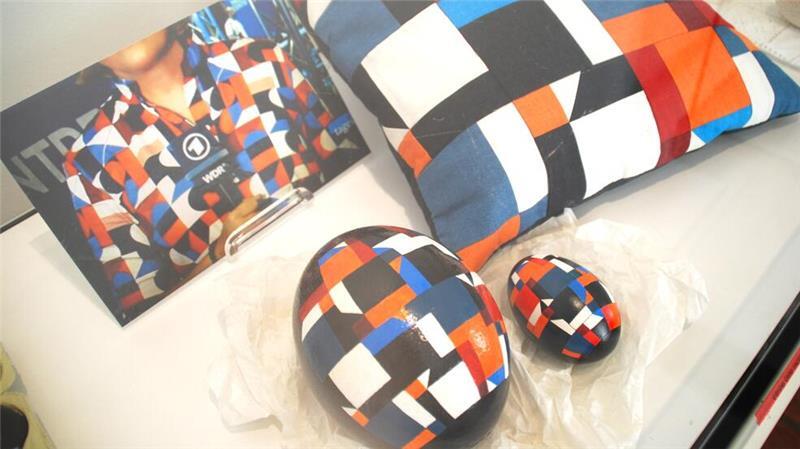 Das Patchwork-Muster, beim TV-Moderatoren entdeckt, kleidet auch große und kleine Eier.