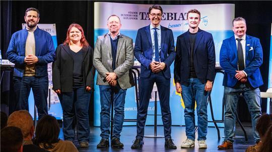 Das Podium: Der Bundestagsabgeordnete Daniel Schneider (SPD), Hilke Hochheiden (Die Linke), Günter Wichert (FDP), Christoph Frauenpreiß (CDU), Christopher Jesse (Bündnis 90/Die Grünen) und Sebastian Sieg (AfD).