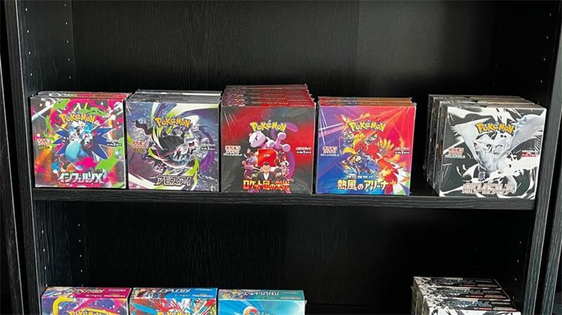 Das Pokémon-Sammelkartenspiel gibt es seit fast 30 Jahren.