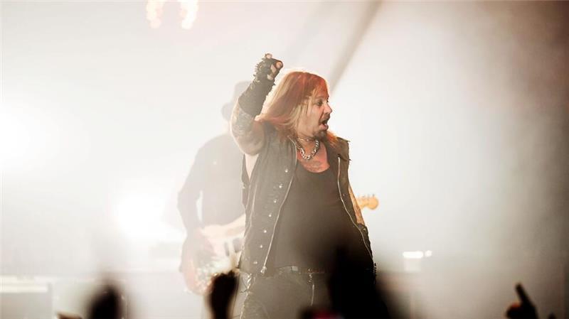 Privatjet von Mötley-Crüe-Sänger rammt Flugzeug - ein Toter Das Privatflugzeug gehörte Mötley-Crüe-Frontmann Vince Neil. (Archivbild)