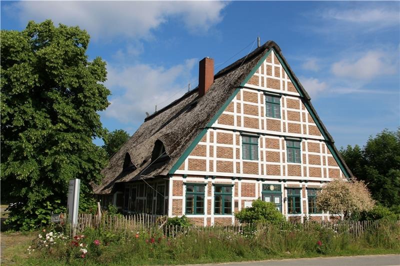 Das Projekt Kita Neuland ist noch offen, 80 Betreuungsplätze und ein charmantes Domizil haben ihren Preis: 1,1 Millionen Euro für die Immobilie, je eine Million Euro in den zwei Folgejahren für Umbau und Sanierung.