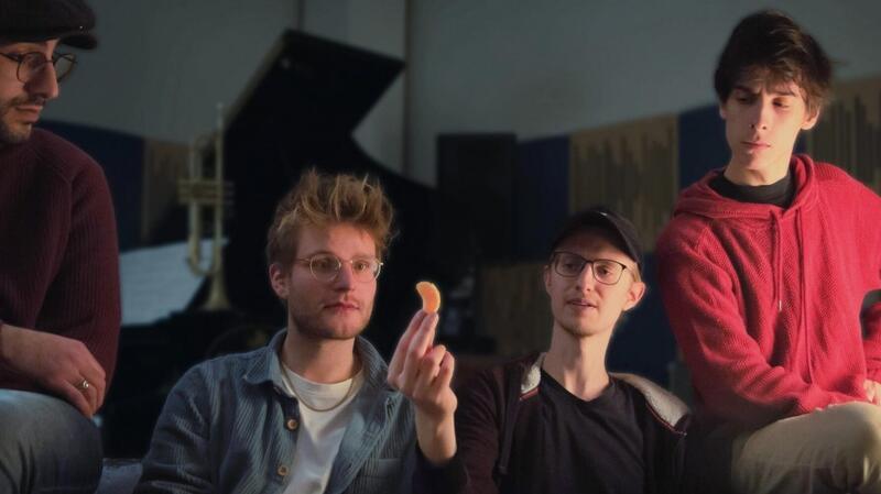 Quartett „Duty Free“ bringt Swing und Jazz in die Seminarturnhalle Das Quartett „Duty Free" um Bassist Timon Krämer kommt im Januar nach Stade.