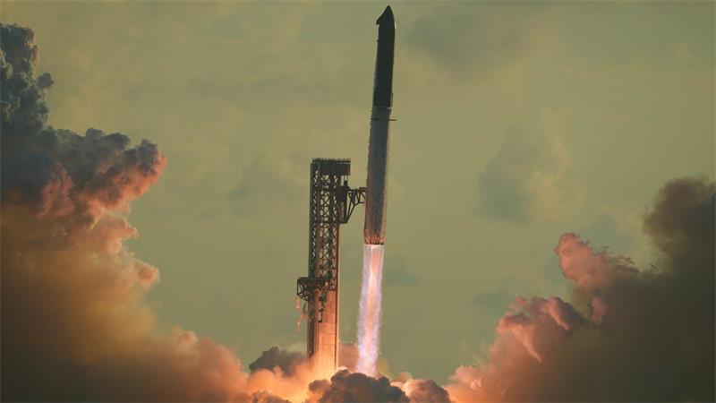 Das Raketensystem „Starship“ von SpaceX startet von Starbase in Texas zu einem Testflug. (Archivbild)