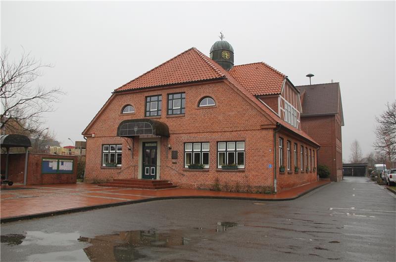 Das Rathaus der Samtgemeinde Lühe. Archivfoto: Meybohm