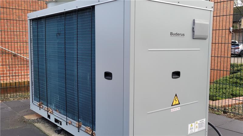Wärmeplanung: An dieses Netz kann die Klimakommune Harsefeld anknüpfen Das Rathaus hat im vergangenen Jahr eine neue hybride Heizungsanlage mit Wärmepumpe bekommen.