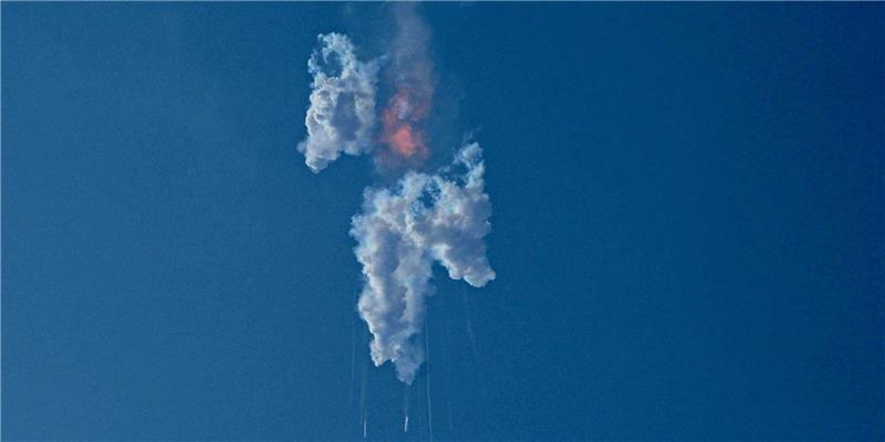 „Starship”-Explosion: FAA fordert SpaceX zu Korrekturen auf Das Raumschiff «Starship» von SpaceX explodiert und bricht nach dem Start von der Starbase in Boca Chica auseinander.