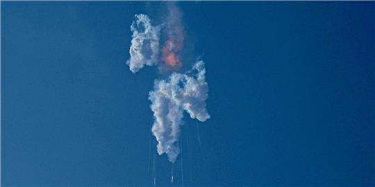Das Raumschiff «Starship» von SpaceX explodiert und bricht nach dem Start von der Starbase in Boca Chica auseinander.