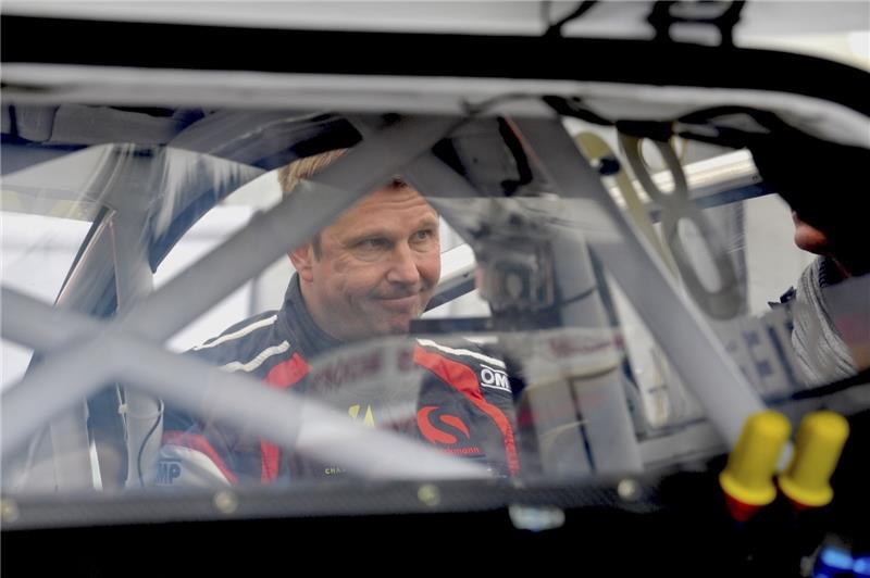 Das Rennauto von Andreas Steffen brauchte eine neue Software-Aufspielung - danach lief es etwas besser für den Buxtehuder. Fotos: Scholz