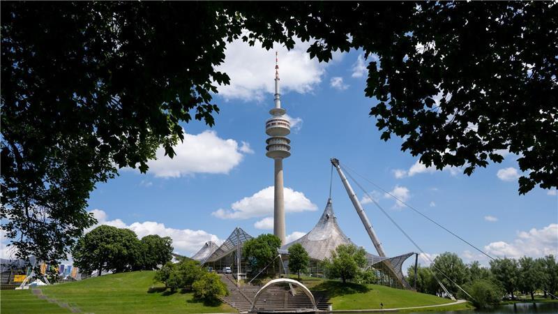 Das Restaurant im Münchner Olympiaturm ist derzeit geschlossen. (Archivbild)