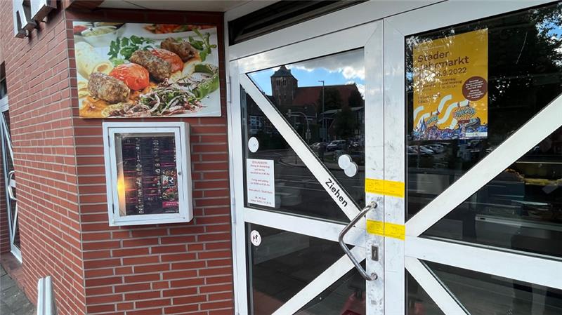 Das Restaurant in Stade war am Tag nach der Schießerei noch von der Polizei versiegelt. Foto: Vasel