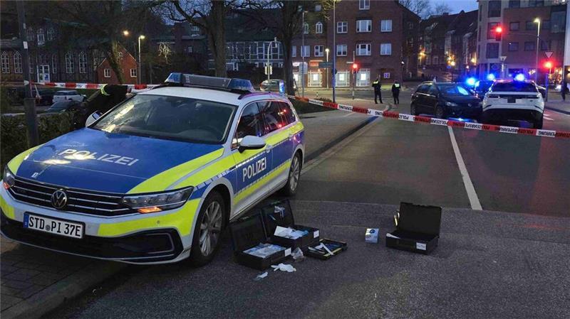 Stader Clan-Krieg: Miris wollten den Al-Zeins ein hohes Blutgeld zahlen Das Salztor ist abgesperrt: Blick auf einen Tatort der Auseinandersetzung zwischen zwei Clans in Stade am 22. März 2024.