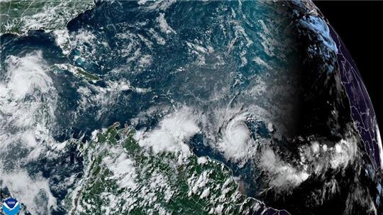 Das Satellitenbild der National Oceanic and Atmospheric Administration (NOAA) zeigt den Hurrikan „Beryl“.