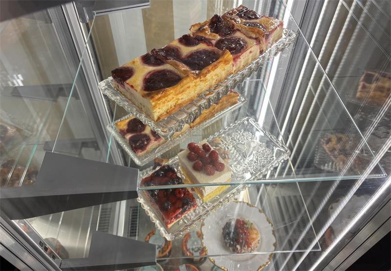 Kuchen essen wie eine Gräfin im Schlosscafé in Agathenburg Das Schlosscafé arbeitet seit vielen Jahren mit der Konditorei Der Freden-Bäcker zusammen.