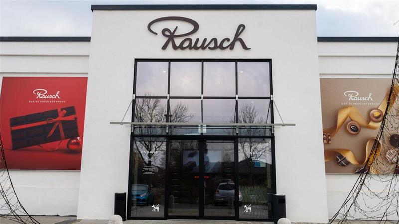 Weihnachten wird orientalisch: Dubai-Schokolade statt Schnee Das Schokoladenhaus von Rausch ist weihnachtlich dekoriert.