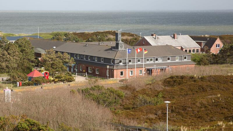 Bundesmittel fehlen - Großer Umbau von Puan Klent fällt aus Das Schullandheim Puan Klent liegt eingebettet in die Dünen zwischen Rantum und Hörnum auf der Insel Sylt.