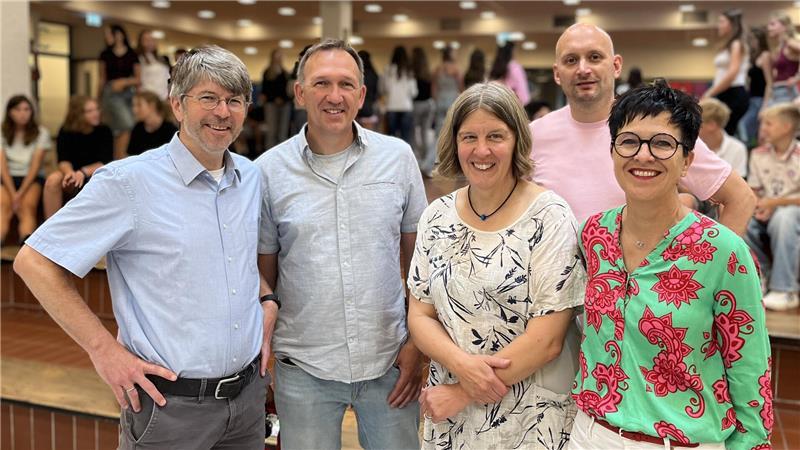 Die Schul-Revoluzzer: 15 Jahre Integrierte Gesamtschule in Stade Das Schulleitungs-Team der IGS: Jörg Moser-Kollenda, Lars Schlegel, Henriette Demski, Jan Bolten und Ute Bruns (von links).