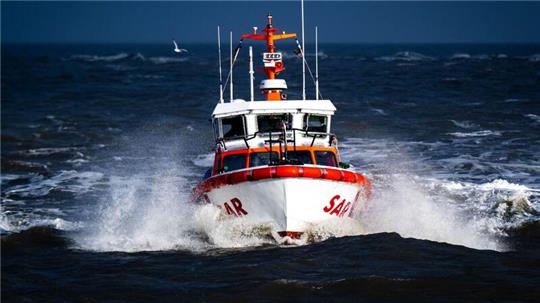 Das Seenotrettungsboot „Gillis Gullbranson“. Seenotretter suchen in der Nacht auf Dienstag einen vermissten Schlauchbootfahrer.