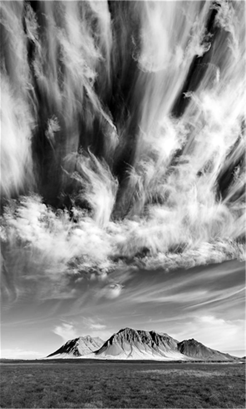 Das Siegerbild 2016 entstand auf einer Hochebene Islands in einem Wettlauf des Fotografen gegen die Zeit. Foto projekt natur & fotografie