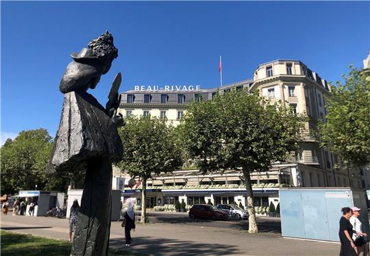 Das Sisi-Denkmal am Ufer des Genfer Sees, wo die österreichische Kaiserin 1898 ermordet wurde.