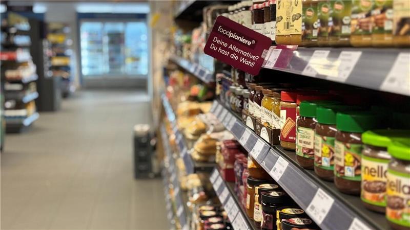24-Stunden-Supermarkt: Tante Enso wird zum neuen Dorftreffpunkt Das Sortiment in Breddorf umfasst rund 4000 Artikel.