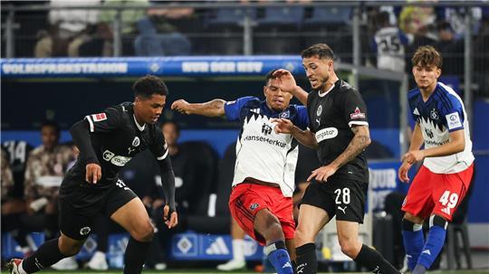 Das Spiel in der Hinrunde, damals siegte St. Pauli mit 2:0 beim Rivalen. (Archivbild)