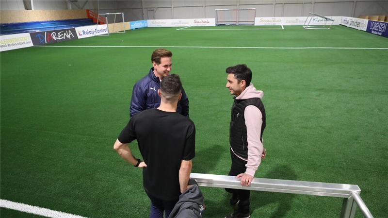 Das Spielfeld aus Kunstrasen ist 40 mal 25 Meter groß.