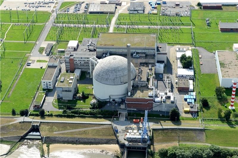 Das Stader Atomkraftwerk von oben. Rechts im Bild das Zwischenlager . Foto: Elsen