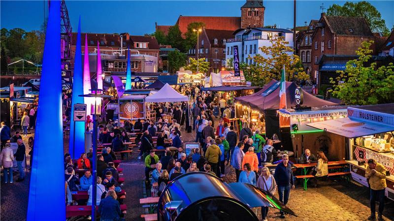 Das Stader Craft Beer & Gourmet Festival lockt wieder in den Stader Hafen.