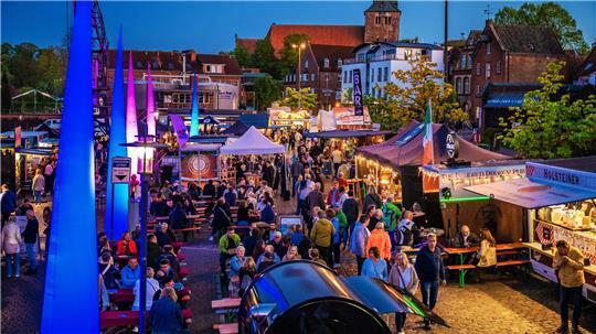 Das Stader Craft Beer & Gourmet Festival lockt wieder in den Stader Hafen.
